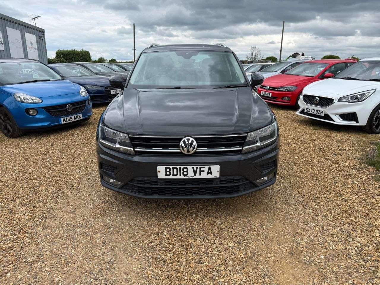 A 2018 VOLKSWAGEN TIGUAN 2.0 TDI SE Navigation SUV 5dr Diesel Manual Euro 6 (s/s) (150 ps) A 2018 VOLKSWAGEN TIGUAN 2.0 TDI SE Navigation SUV 5dr Diesel Manual Euro 6 (s/s) (150 ps)