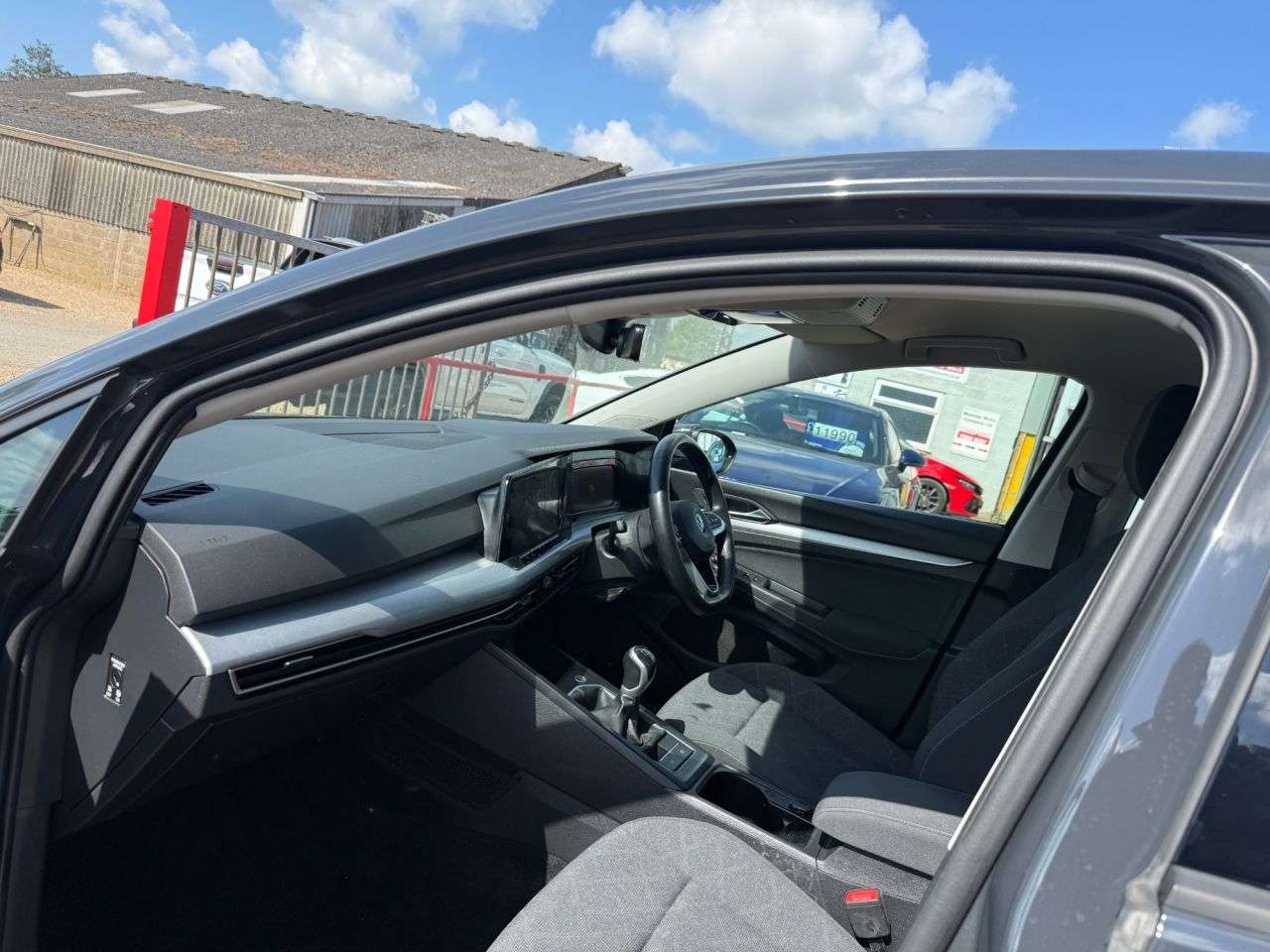A 2020 VOLKSWAGEN GOLF 1.5 TSI Life Hatchback 5dr Petrol Manual Euro 6 (s/s) (130 ps) A 2020 VOLKSWAGEN GOLF 1.5 TSI Life Hatchback 5dr Petrol Manual Euro 6 (s/s) (130 ps)