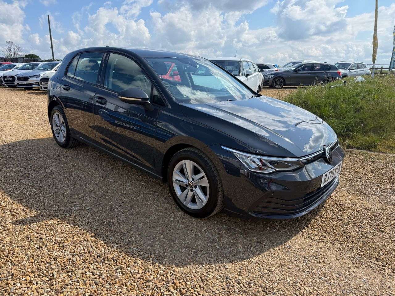 A 2020 VOLKSWAGEN GOLF 1.5 TSI Life Hatchback 5dr Petrol Manual Euro 6 (s/s) (130 ps) A 2020 VOLKSWAGEN GOLF 1.5 TSI Life Hatchback 5dr Petrol Manual Euro 6 (s/s) (130 ps)