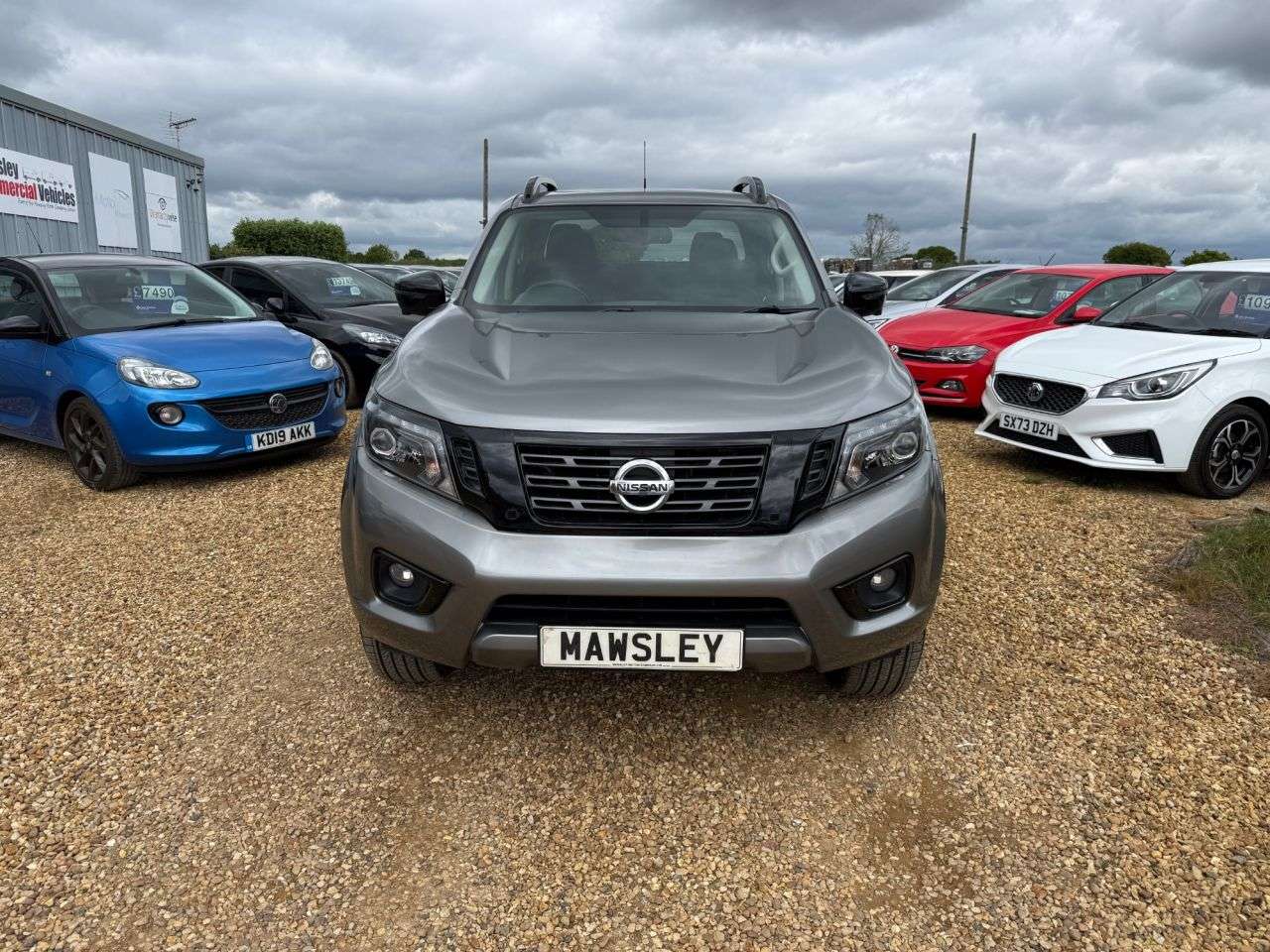 A 2020 NISSAN NAVARA 2.3 dCi N-Guard Pickup Double Cab 4dr Diesel Auto 4WD Euro 6 (190 ps) A 2020 NISSAN NAVARA 2.3 dCi N-Guard Pickup Double Cab 4dr Diesel Auto 4WD Euro 6 (190 ps)