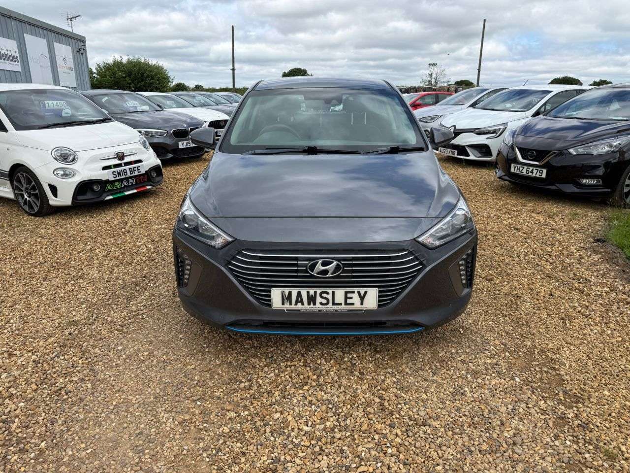 A 2018 HYUNDAI IONIQ 1.6 h-GDi GPF SE Hatchback 5dr Petrol Hybrid DCT Euro 6 (s/s) (141 ps) A 2018 HYUNDAI IONIQ 1.6 h-GDi GPF SE Hatchback 5dr Petrol Hybrid DCT Euro 6 (s/s) (141 ps)