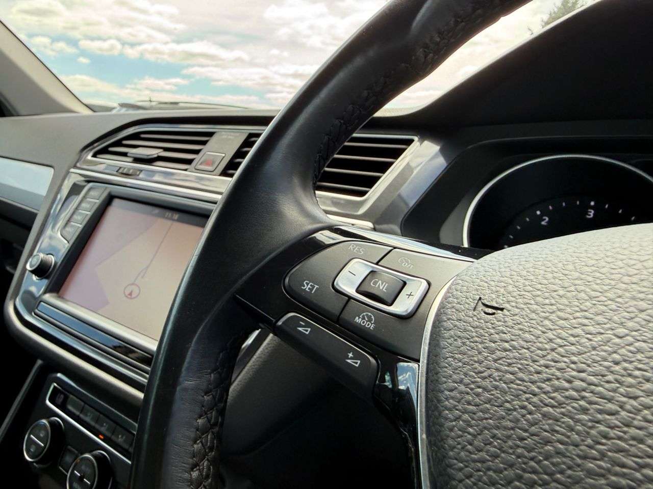 2017 VOLKSWAGEN TIGUAN 2017 VOLKSWAGEN TIGUAN