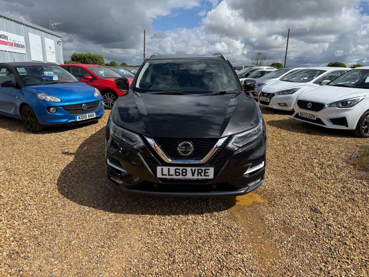 A 2018 NISSAN QASHQAI 1.5 dCi Tekna SUV 5dr Diesel Manual Euro 6 (s/s) (115 ps) A 2018 NISSAN QASHQAI 1.5 dCi Tekna SUV 5dr Diesel Manual Euro 6 (s/s) (115 ps)