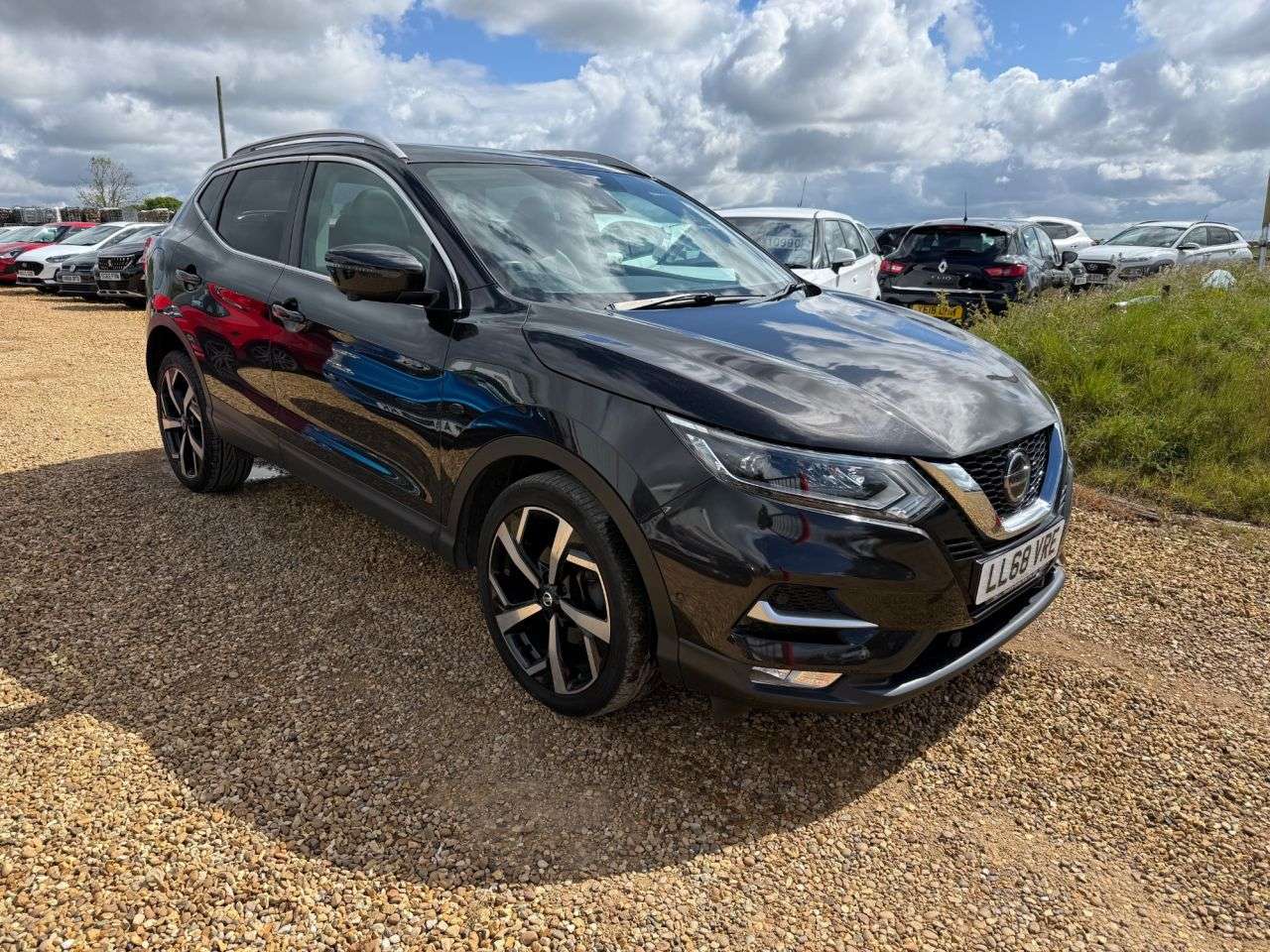 A 2018 NISSAN QASHQAI 1.5 dCi Tekna SUV 5dr Diesel Manual Euro 6 (s/s) (115 ps) A 2018 NISSAN QASHQAI 1.5 dCi Tekna SUV 5dr Diesel Manual Euro 6 (s/s) (115 ps)