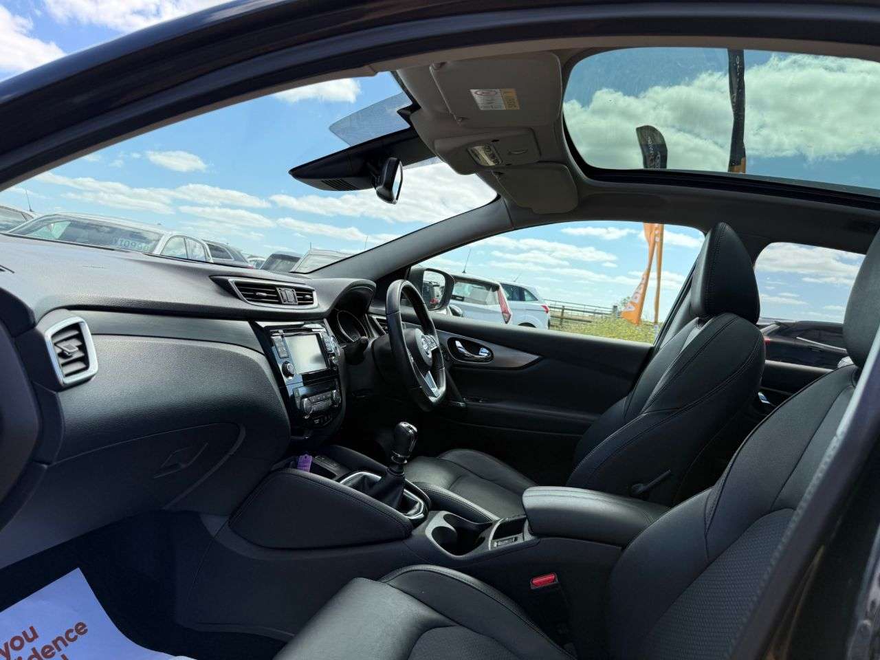 A 2018 NISSAN QASHQAI 1.5 dCi Tekna SUV 5dr Diesel Manual Euro 6 (s/s) (115 ps) A 2018 NISSAN QASHQAI 1.5 dCi Tekna SUV 5dr Diesel Manual Euro 6 (s/s) (115 ps)