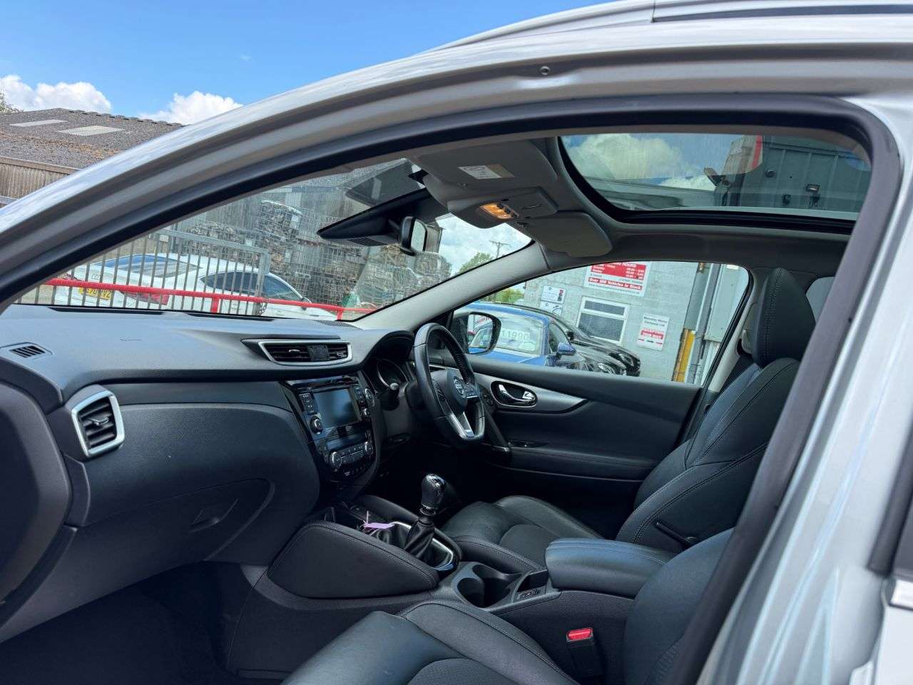 A 2019 NISSAN QASHQAI 1.3 DIG-T Tekna SUV 5dr Petrol Manual Euro 6 (s/s) (140 ps) A 2019 NISSAN QASHQAI 1.3 DIG-T Tekna SUV 5dr Petrol Manual Euro 6 (s/s) (140 ps)