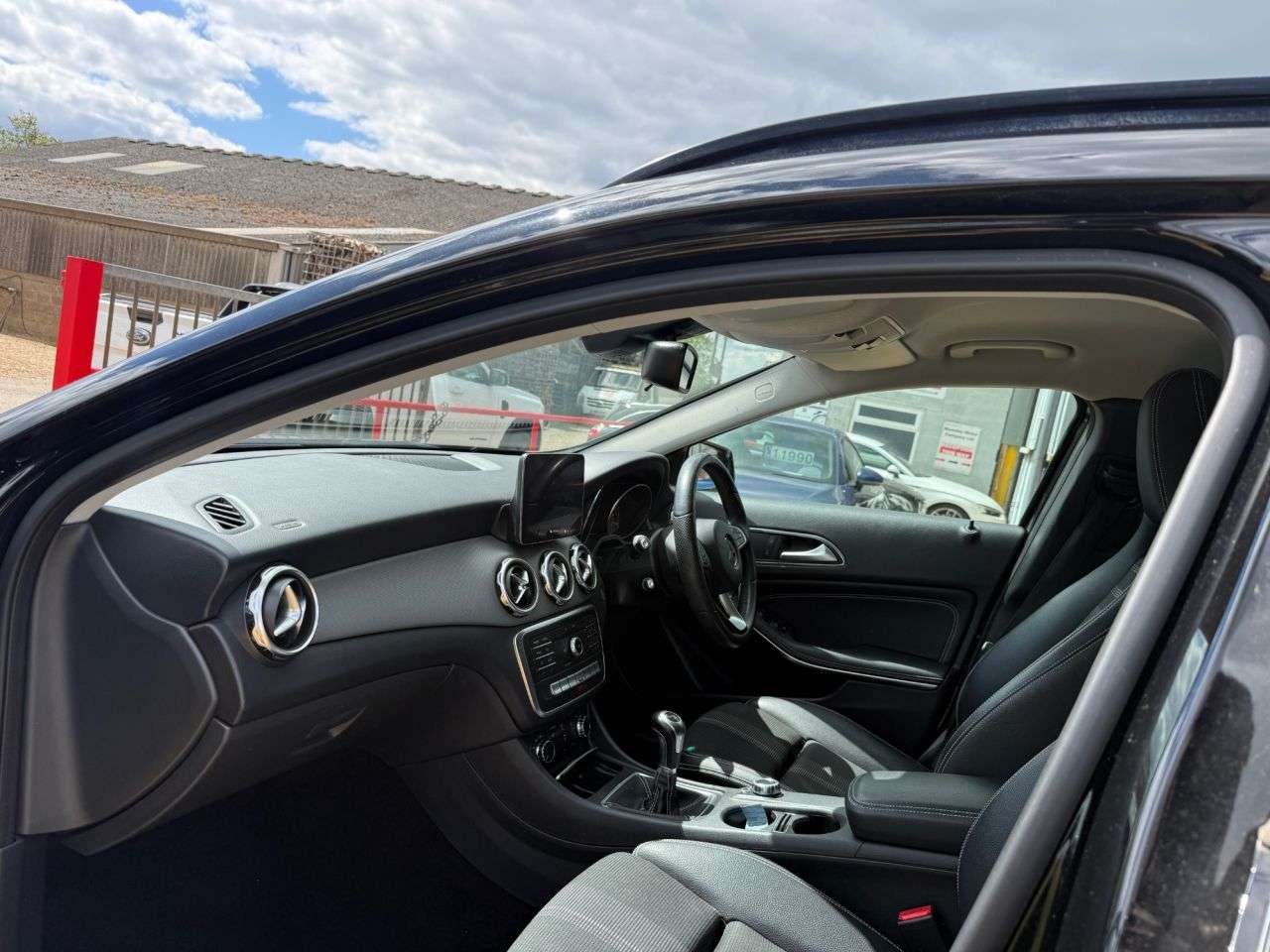 A 2019 MERCEDES-BENZ GLA 1.6 GLA180 Urban Edition SUV 5dr Petrol Manual Euro 6 (s/s) (122 ps) A 2019 MERCEDES-BENZ GLA 1.6 GLA180 Urban Edition SUV 5dr Petrol Manual Euro 6 (s/s) (122 ps)