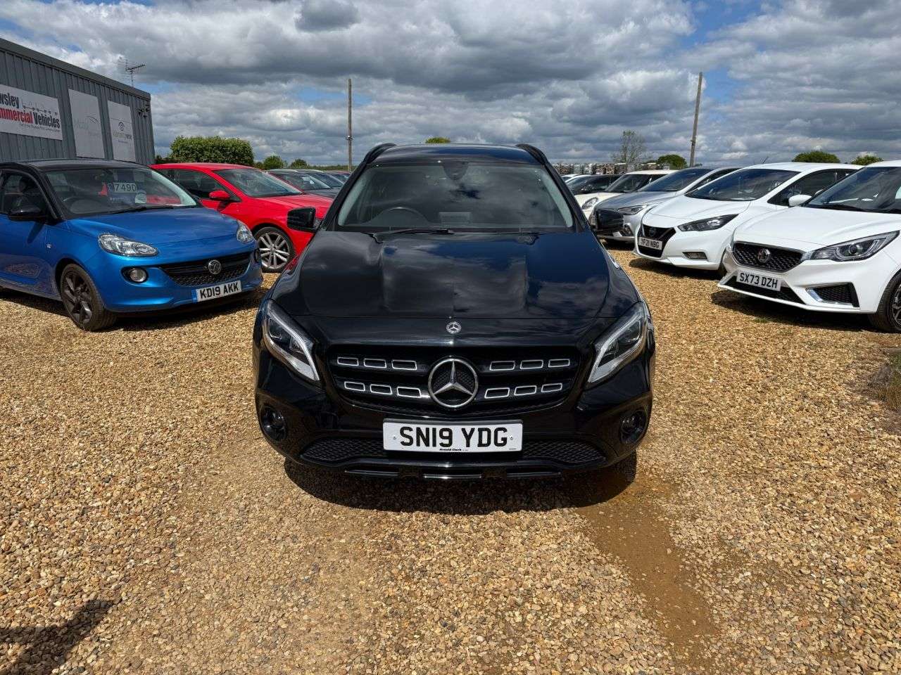 A 2019 MERCEDES-BENZ GLA 1.6 GLA180 Urban Edition SUV 5dr Petrol Manual Euro 6 (s/s) (122 ps) A 2019 MERCEDES-BENZ GLA 1.6 GLA180 Urban Edition SUV 5dr Petrol Manual Euro 6 (s/s) (122 ps)