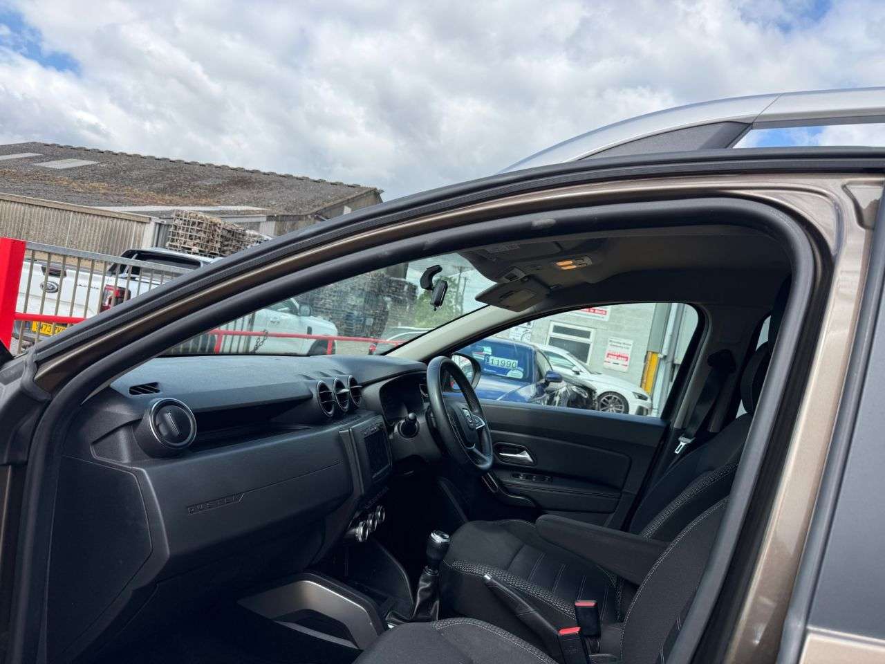 A 2019 DACIA DUSTER 1.3 TCe Prestige SUV 5dr Petrol Manual Euro 6 (s/s) (130 ps) A 2019 DACIA DUSTER 1.3 TCe Prestige SUV 5dr Petrol Manual Euro 6 (s/s) (130 ps)