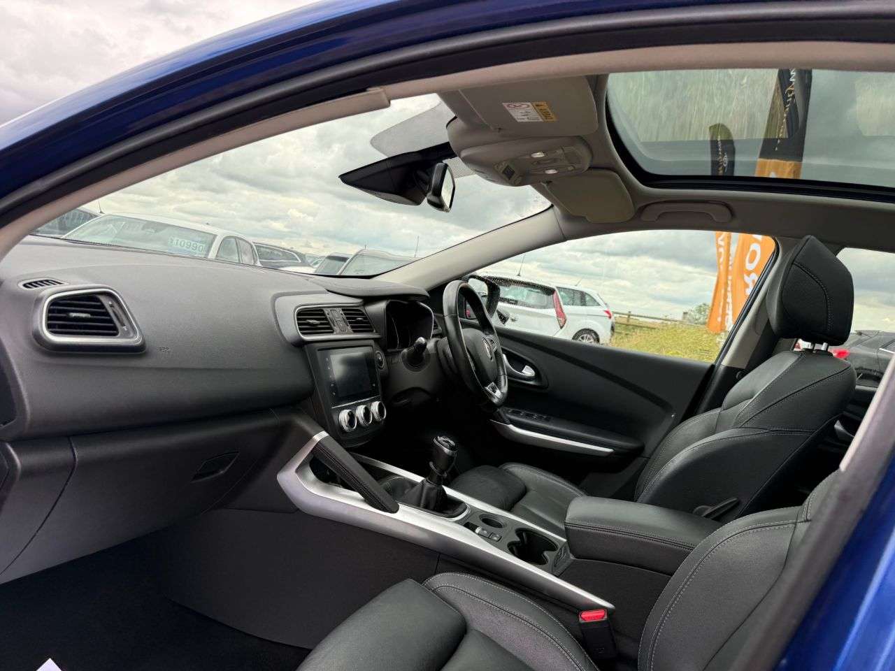 A 2019 RENAULT KADJAR 1.3 TCe GT Line SUV 5dr Petrol Manual Euro 6 (s/s) (140 ps) A 2019 RENAULT KADJAR 1.3 TCe GT Line SUV 5dr Petrol Manual Euro 6 (s/s) (140 ps)