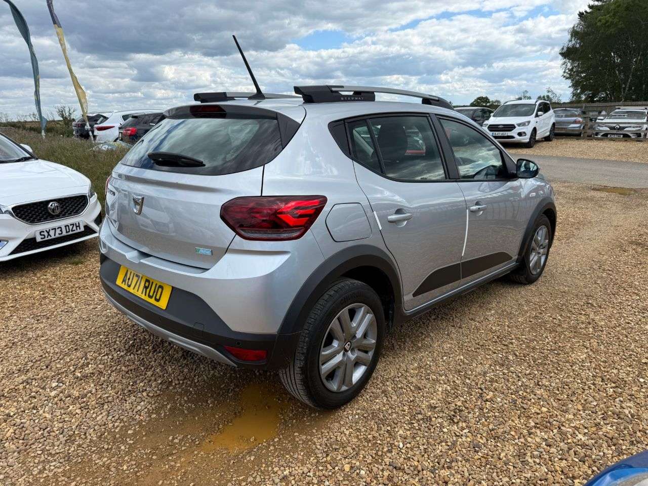 A 2021 DACIA SANDERO STEPWAY 1.0 TCe Comfort Hatchback 5dr Bi Fuel Manual Euro 6 (s/s) (100 ps) A 2021 DACIA SANDERO STEPWAY 1.0 TCe Comfort Hatchback 5dr Bi Fuel Manual Euro 6 (s/s) (100 ps)