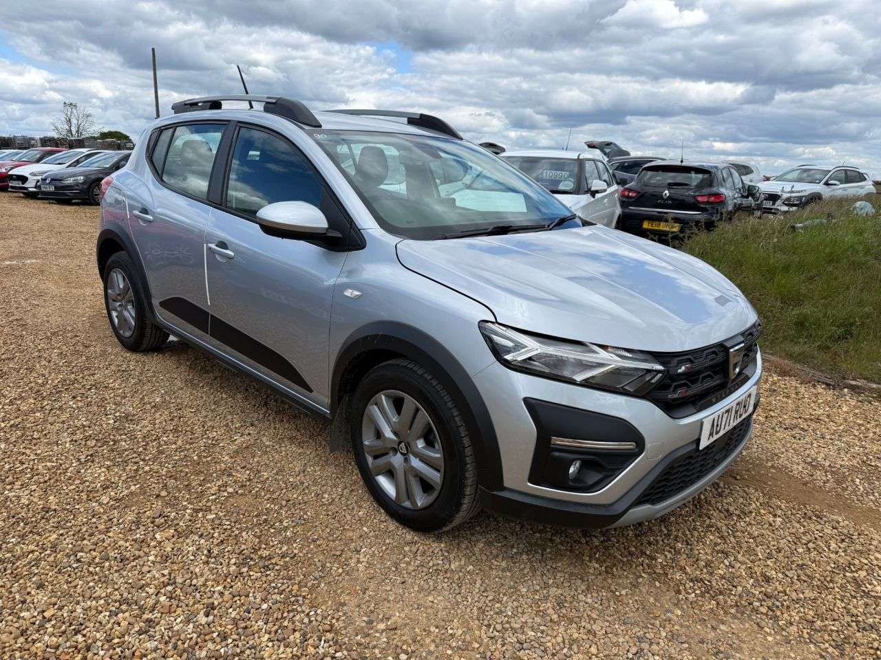 A 2021 DACIA SANDERO STEPWAY 1.0 TCe Comfort Hatchback 5dr Bi Fuel Manual Euro 6 (s/s) (100 ps) A 2021 DACIA SANDERO STEPWAY 1.0 TCe Comfort Hatchback 5dr Bi Fuel Manual Euro 6 (s/s) (100 ps)