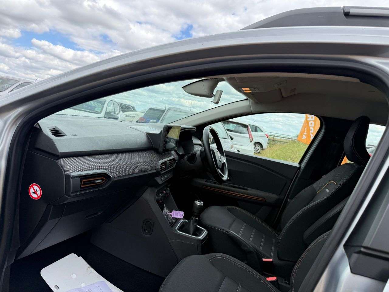 A 2021 DACIA SANDERO STEPWAY 1.0 TCe Comfort Hatchback 5dr Bi Fuel Manual Euro 6 (s/s) (100 ps) A 2021 DACIA SANDERO STEPWAY 1.0 TCe Comfort Hatchback 5dr Bi Fuel Manual Euro 6 (s/s) (100 ps)