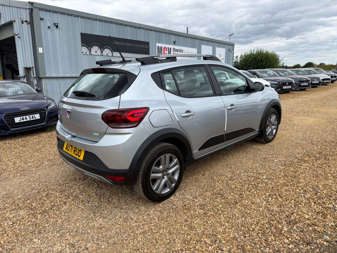 A 2021 DACIA SANDERO STEPWAY 1.0 TCe Comfort Hatchback 5dr Bi Fuel Manual Euro 6 (s/s) (100 ps) A 2021 DACIA SANDERO STEPWAY 1.0 TCe Comfort Hatchback 5dr Bi Fuel Manual Euro 6 (s/s) (100 ps)
