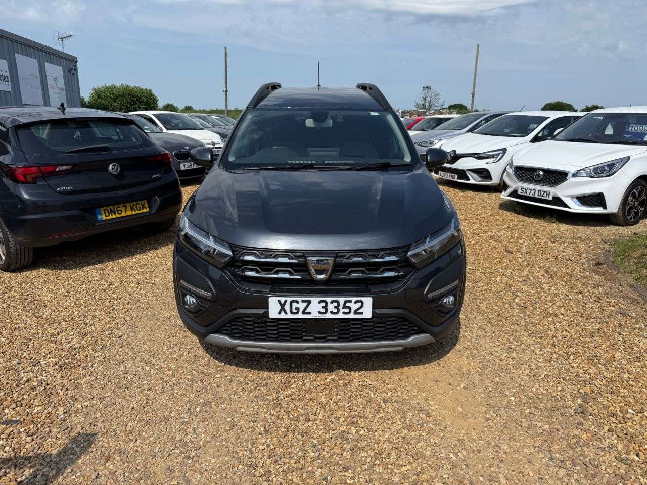 A 2022 DACIA JOGGER 1.0 TCe Comfort MPV 5dr Petrol Manual Euro 6 (s/s) (110 ps) A 2022 DACIA JOGGER 1.0 TCe Comfort MPV 5dr Petrol Manual Euro 6 (s/s) (110 ps)