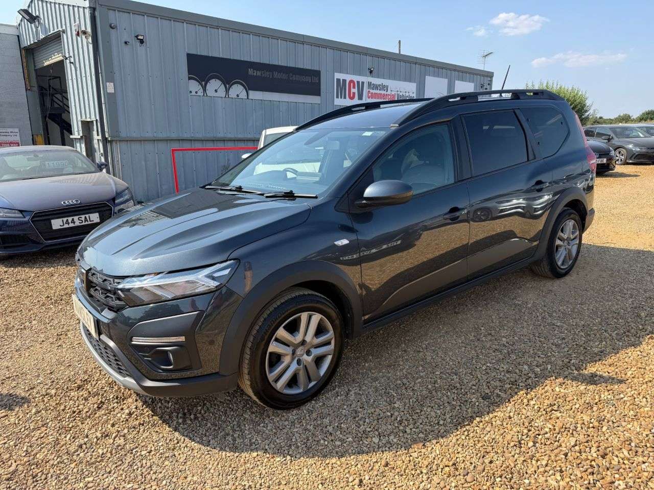 A 2022 DACIA JOGGER 1.0 TCe Comfort MPV 5dr Petrol Manual Euro 6 (s/s) (110 ps) A 2022 DACIA JOGGER 1.0 TCe Comfort MPV 5dr Petrol Manual Euro 6 (s/s) (110 ps)