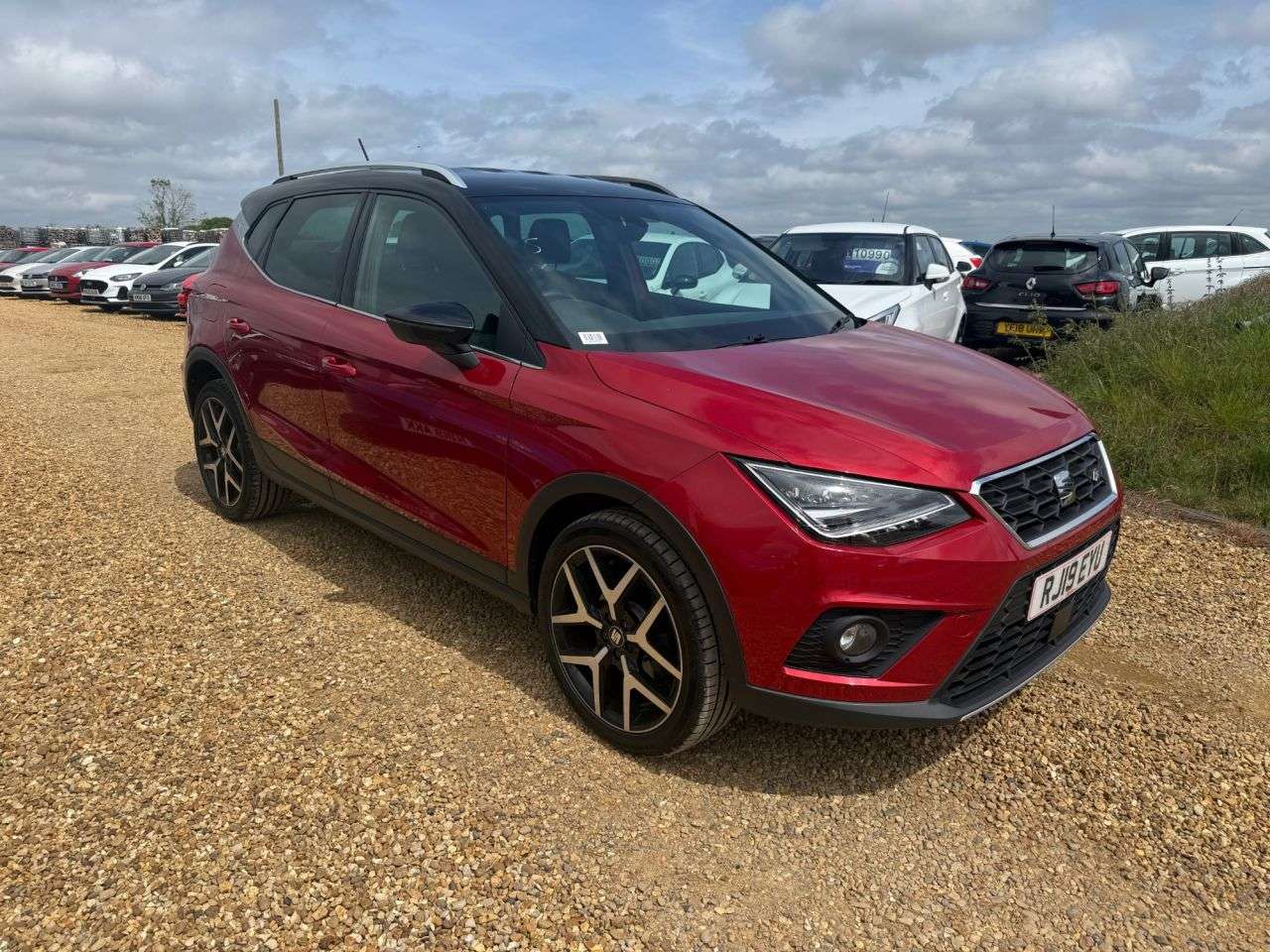 A 2019 SEAT ARONA 1.5 TSI GPF EVO FR Sport SUV 5dr Petrol Manual Euro 6 (s/s) (150 ps) A 2019 SEAT ARONA 1.5 TSI GPF EVO FR Sport SUV 5dr Petrol Manual Euro 6 (s/s) (150 ps)