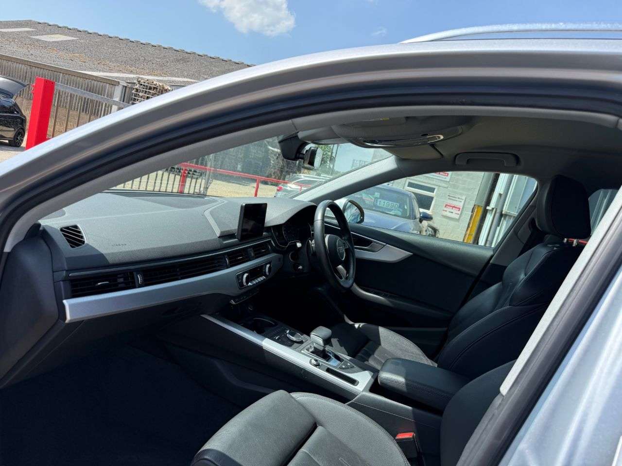 A 2019 AUDI A4 AVANT 2.0 TDI 35 Sport Estate 5dr Diesel S Tronic Euro 6 (s/s) (150 ps) A 2019 AUDI A4 AVANT 2.0 TDI 35 Sport Estate 5dr Diesel S Tronic Euro 6 (s/s) (150 ps)