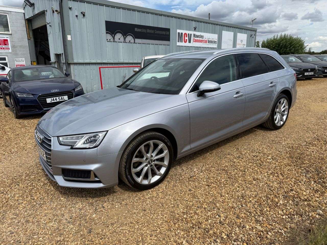 A 2019 AUDI A4 AVANT 2.0 TDI 35 Sport Estate 5dr Diesel S Tronic Euro 6 (s/s) (150 ps) A 2019 AUDI A4 AVANT 2.0 TDI 35 Sport Estate 5dr Diesel S Tronic Euro 6 (s/s) (150 ps)