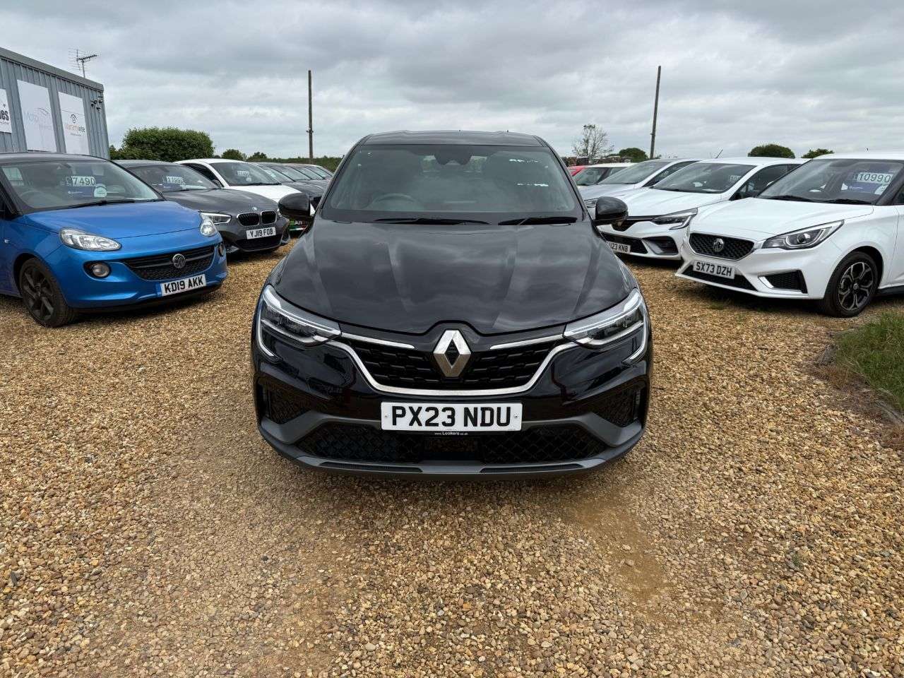 A 2023 RENAULT ARKANA 1.6 E-TECH r.s. line SUV 5dr Petrol Hybrid Auto 2WD Euro 6 (s/s) (145 bhp) A 2023 RENAULT ARKANA 1.6 E-TECH r.s. line SUV 5dr Petrol Hybrid Auto 2WD Euro 6 (s/s) (145 bhp)