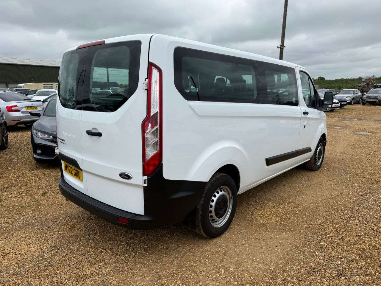 A 2022 FORD TRANSIT CUSTOM 2.0 320 EcoBlue Leader Kombi Double Cab 5dr Diesel Manual L2 H1 Euro 6 (s/s A 2022 FORD TRANSIT CUSTOM 2.0 320 EcoBlue Leader Kombi Double Cab 5dr Diesel Manual L2 H1 Euro 6 (s/s