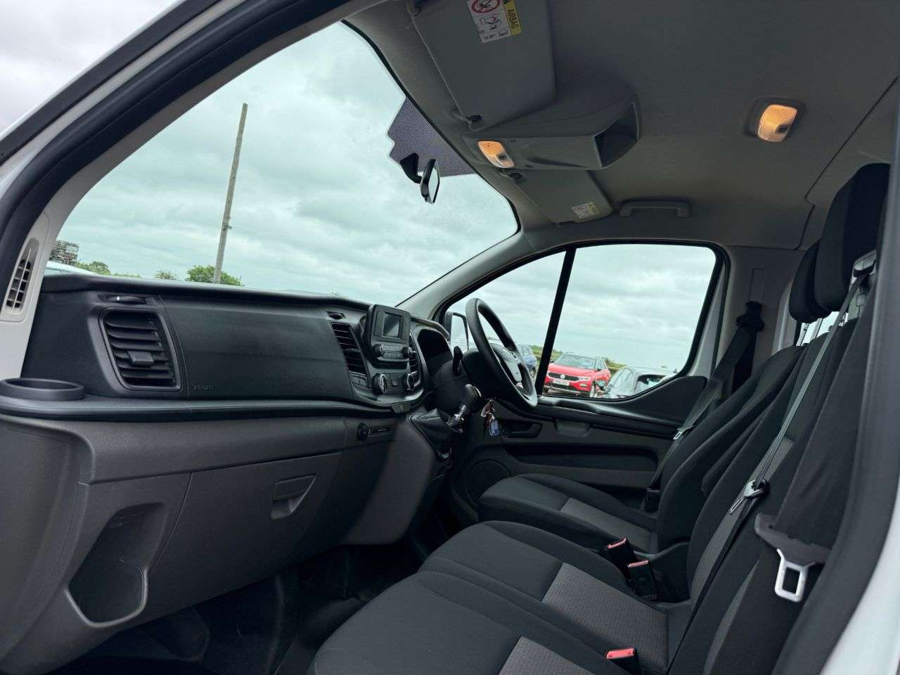 A 2022 FORD TRANSIT CUSTOM 2.0 320 EcoBlue Leader Kombi Double Cab 5dr Diesel Manual L2 H1 Euro 6 (s/s A 2022 FORD TRANSIT CUSTOM 2.0 320 EcoBlue Leader Kombi Double Cab 5dr Diesel Manual L2 H1 Euro 6 (s/s