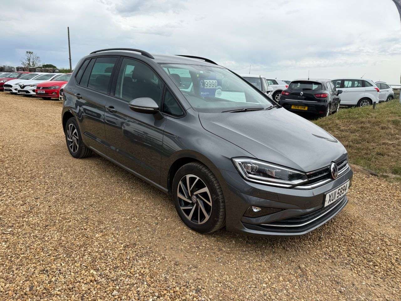 A 2019 VOLKSWAGEN GOLF SV 2.0 TDI Match MPV 5dr Diesel DSG Euro 6 (s/s) (150 ps) A 2019 VOLKSWAGEN GOLF SV 2.0 TDI Match MPV 5dr Diesel DSG Euro 6 (s/s) (150 ps)