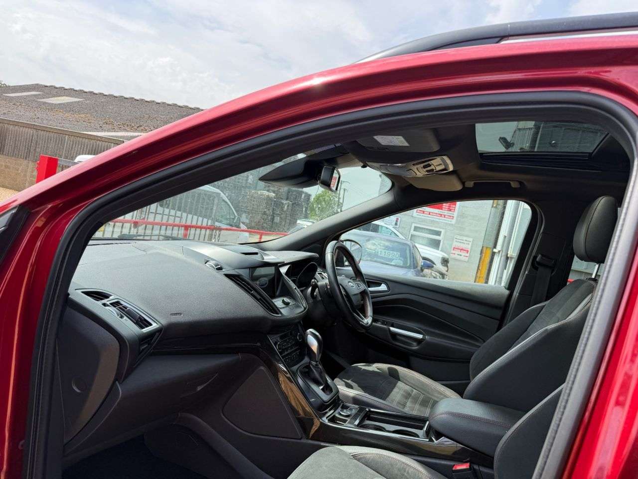 A 2018 FORD KUGA ST-LINE X TDCI A 2018 FORD KUGA ST-LINE X TDCI