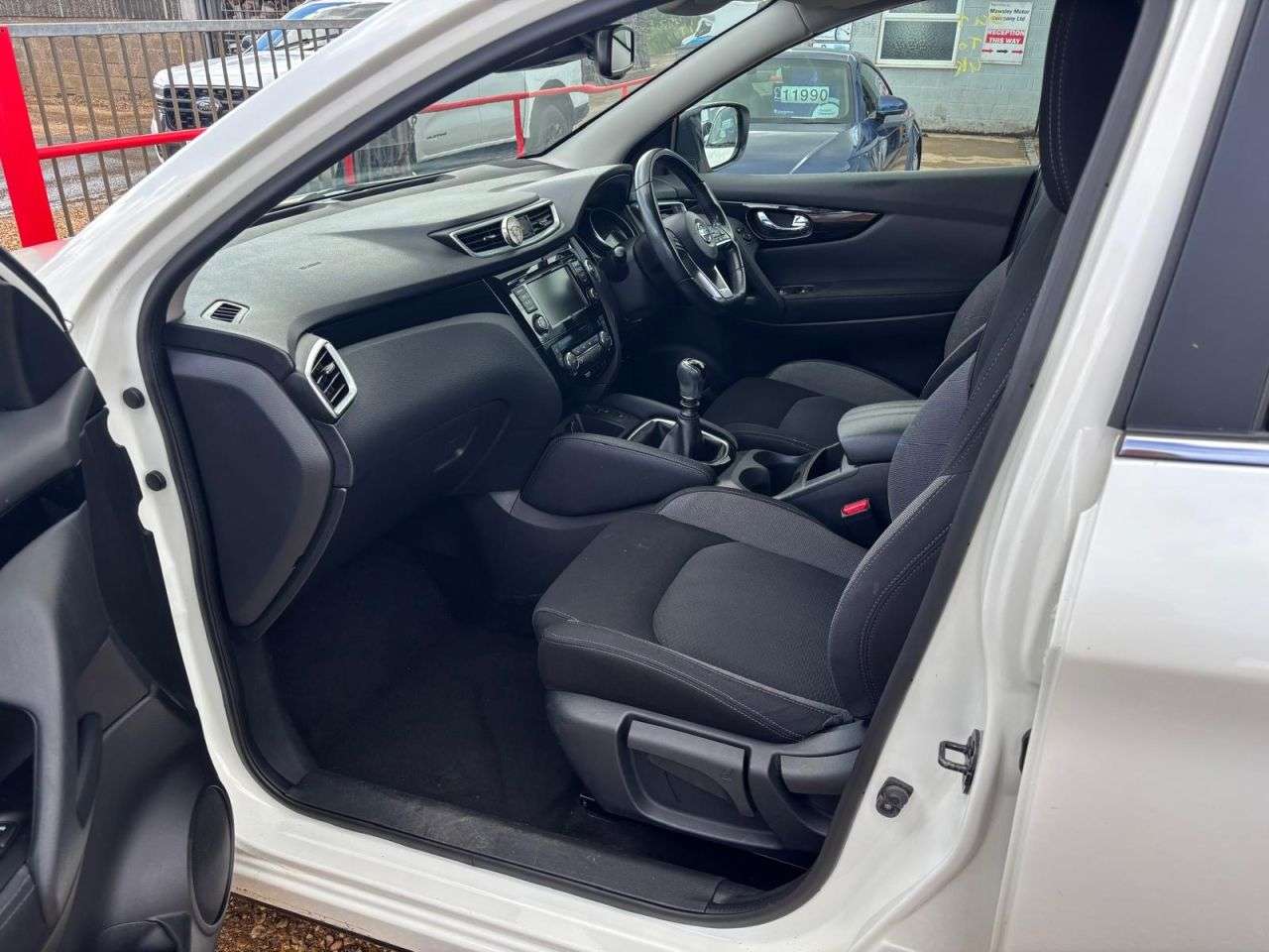 A 2021 NISSAN QASHQAI 1.3 DIG-T N-Connecta SUV 5dr Petrol Manual Euro 6 (s/s) (140 ps) A 2021 NISSAN QASHQAI 1.3 DIG-T N-Connecta SUV 5dr Petrol Manual Euro 6 (s/s) (140 ps)