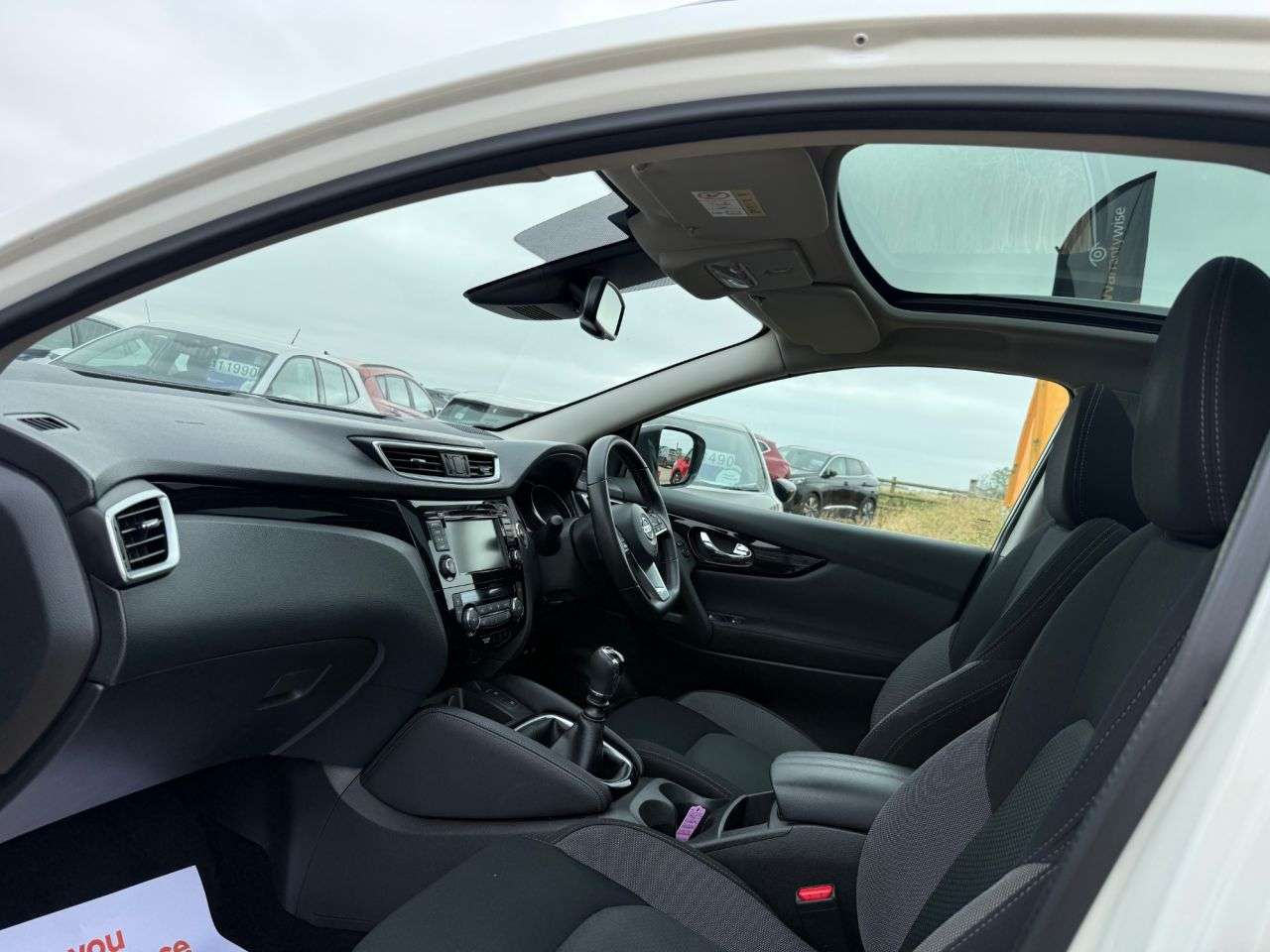 A 2021 NISSAN QASHQAI 1.3 DIG-T N-Connecta SUV 5dr Petrol Manual Euro 6 (s/s) (140 ps) A 2021 NISSAN QASHQAI 1.3 DIG-T N-Connecta SUV 5dr Petrol Manual Euro 6 (s/s) (140 ps)