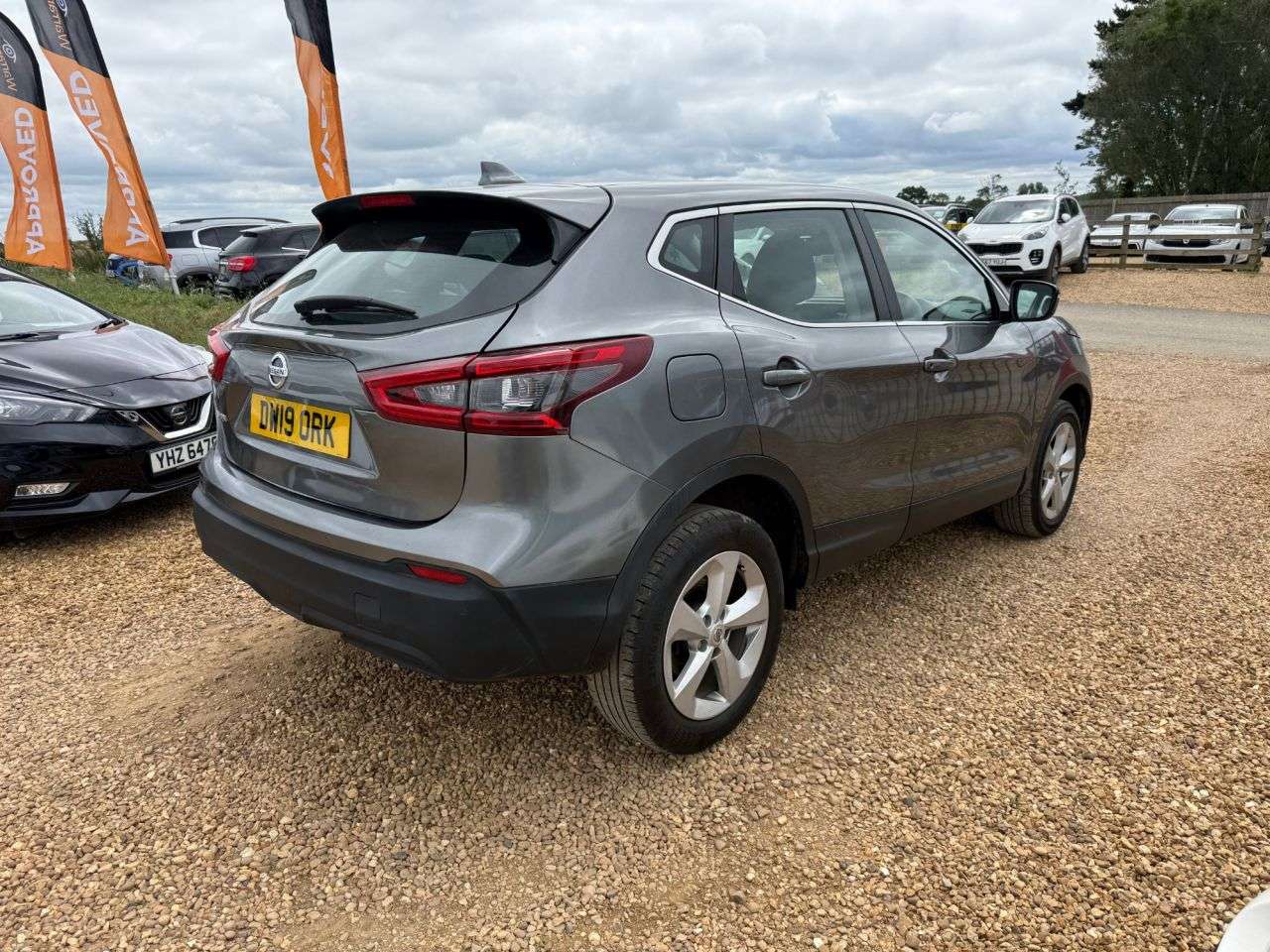 A 2019 NISSAN QASHQAI 1.3 DIG-T Acenta Premium SUV 5dr Petrol Manual Euro 6 (s/s) (140 ps) A 2019 NISSAN QASHQAI 1.3 DIG-T Acenta Premium SUV 5dr Petrol Manual Euro 6 (s/s) (140 ps)