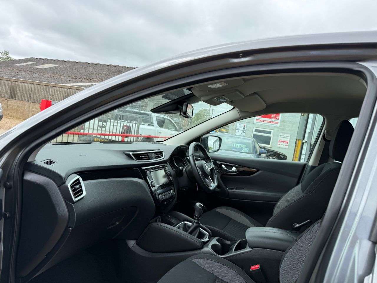 A 2019 NISSAN QASHQAI 1.3 DIG-T Acenta Premium SUV 5dr Petrol Manual Euro 6 (s/s) (140 ps) A 2019 NISSAN QASHQAI 1.3 DIG-T Acenta Premium SUV 5dr Petrol Manual Euro 6 (s/s) (140 ps)