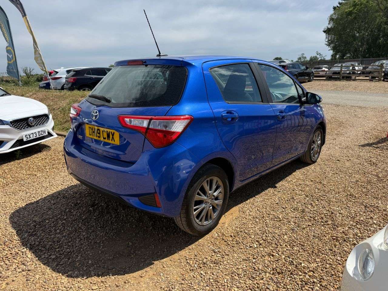A 2019 TOYOTA YARIS 1.5 VVT-i Icon Hatchback 5dr Petrol Manual Euro 6 (111 ps) A 2019 TOYOTA YARIS 1.5 VVT-i Icon Hatchback 5dr Petrol Manual Euro 6 (111 ps)