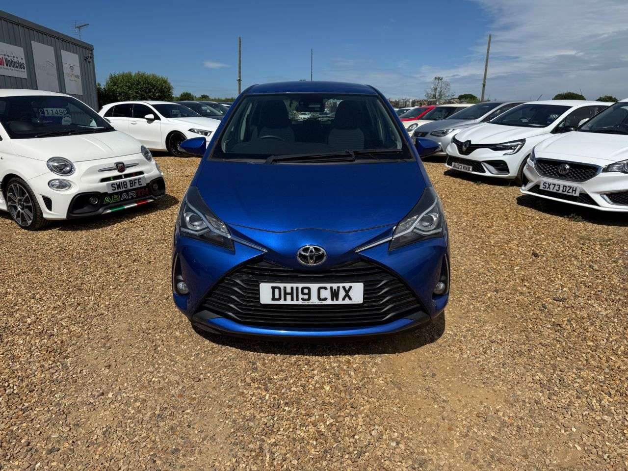 A 2019 TOYOTA YARIS 1.5 VVT-i Icon Hatchback 5dr Petrol Manual Euro 6 (111 ps) A 2019 TOYOTA YARIS 1.5 VVT-i Icon Hatchback 5dr Petrol Manual Euro 6 (111 ps)