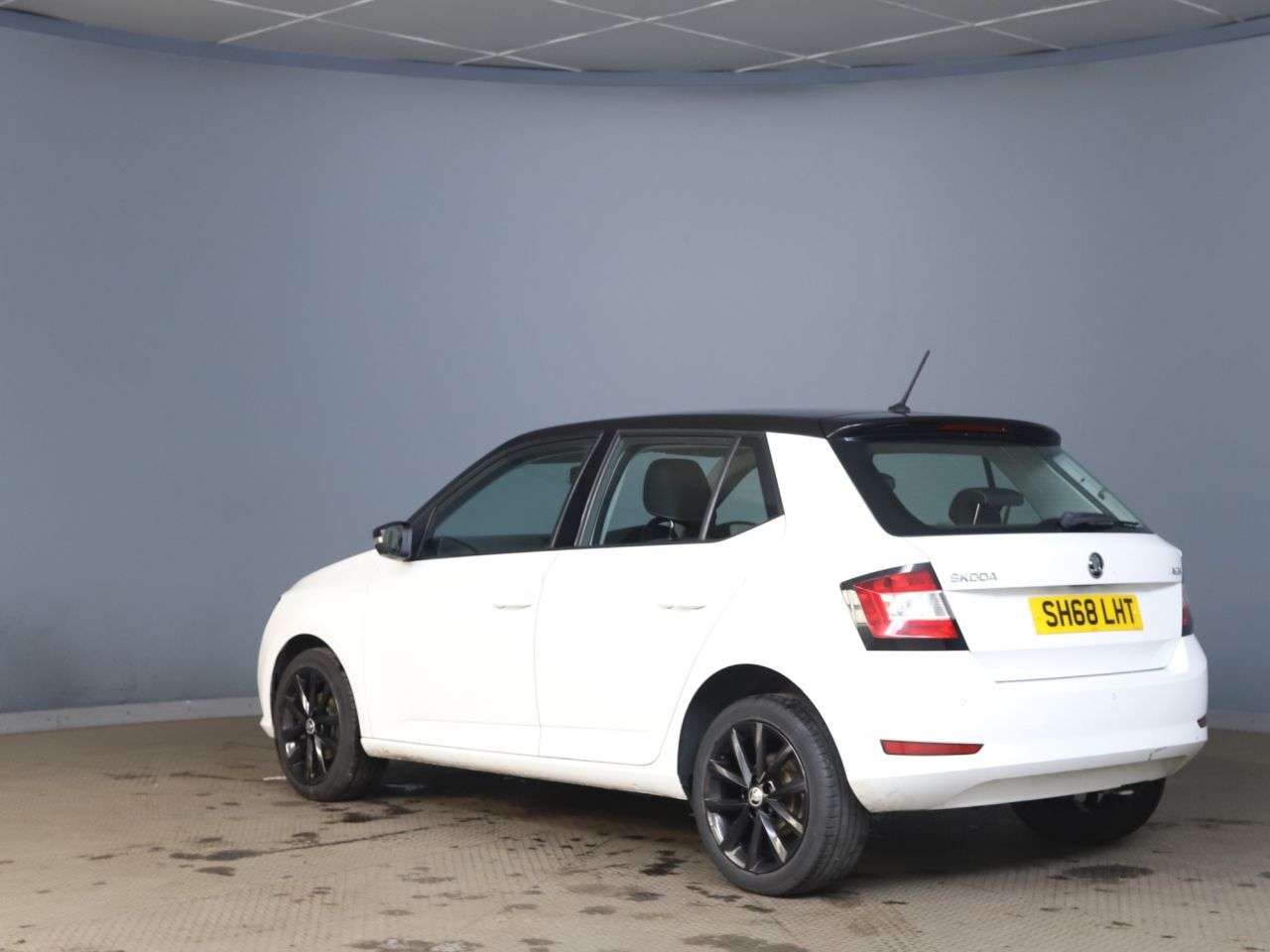 A 2018 SKODA FABIA 1.0 Colour Edition Hatchback 5dr Petrol Manual Euro 6 (s/s) (75 ps) A 2018 SKODA FABIA 1.0 Colour Edition Hatchback 5dr Petrol Manual Euro 6 (s/s) (75 ps)