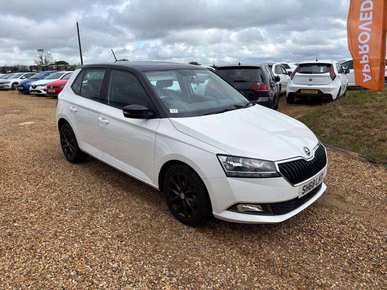 A 2018 SKODA FABIA 1.0 Colour Edition Hatchback 5dr Petrol Manual Euro 6 (s/s) (75 ps) A 2018 SKODA FABIA 1.0 Colour Edition Hatchback 5dr Petrol Manual Euro 6 (s/s) (75 ps)