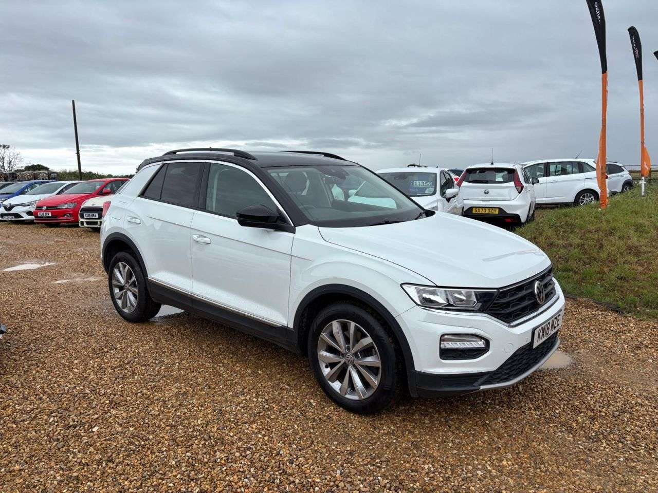 A 2018 VOLKSWAGEN T-ROC 1.0 TSI Design SUV 5dr Petrol Manual Euro 6 (s/s) (115 ps) A 2018 VOLKSWAGEN T-ROC 1.0 TSI Design SUV 5dr Petrol Manual Euro 6 (s/s) (115 ps)
