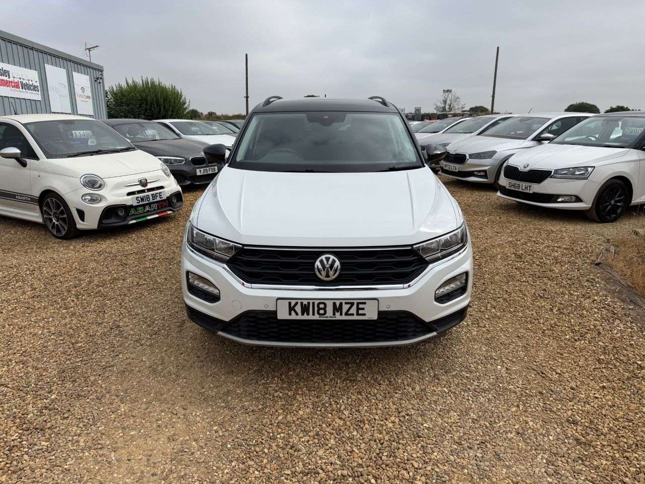 A 2018 VOLKSWAGEN T-ROC 1.0 TSI Design SUV 5dr Petrol Manual Euro 6 (s/s) (115 ps) A 2018 VOLKSWAGEN T-ROC 1.0 TSI Design SUV 5dr Petrol Manual Euro 6 (s/s) (115 ps)
