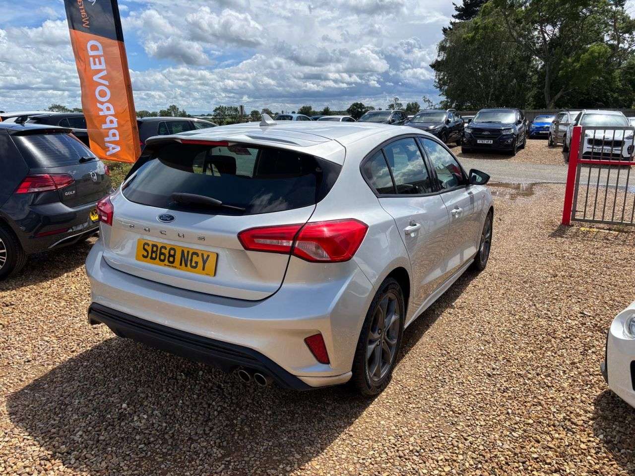 A 2019 FORD FOCUS 1.5 EcoBlue ST-Line Hatchback 5dr Diesel Manual Euro 6 (s/s) (120 ps) A 2019 FORD FOCUS 1.5 EcoBlue ST-Line Hatchback 5dr Diesel Manual Euro 6 (s/s) (120 ps)