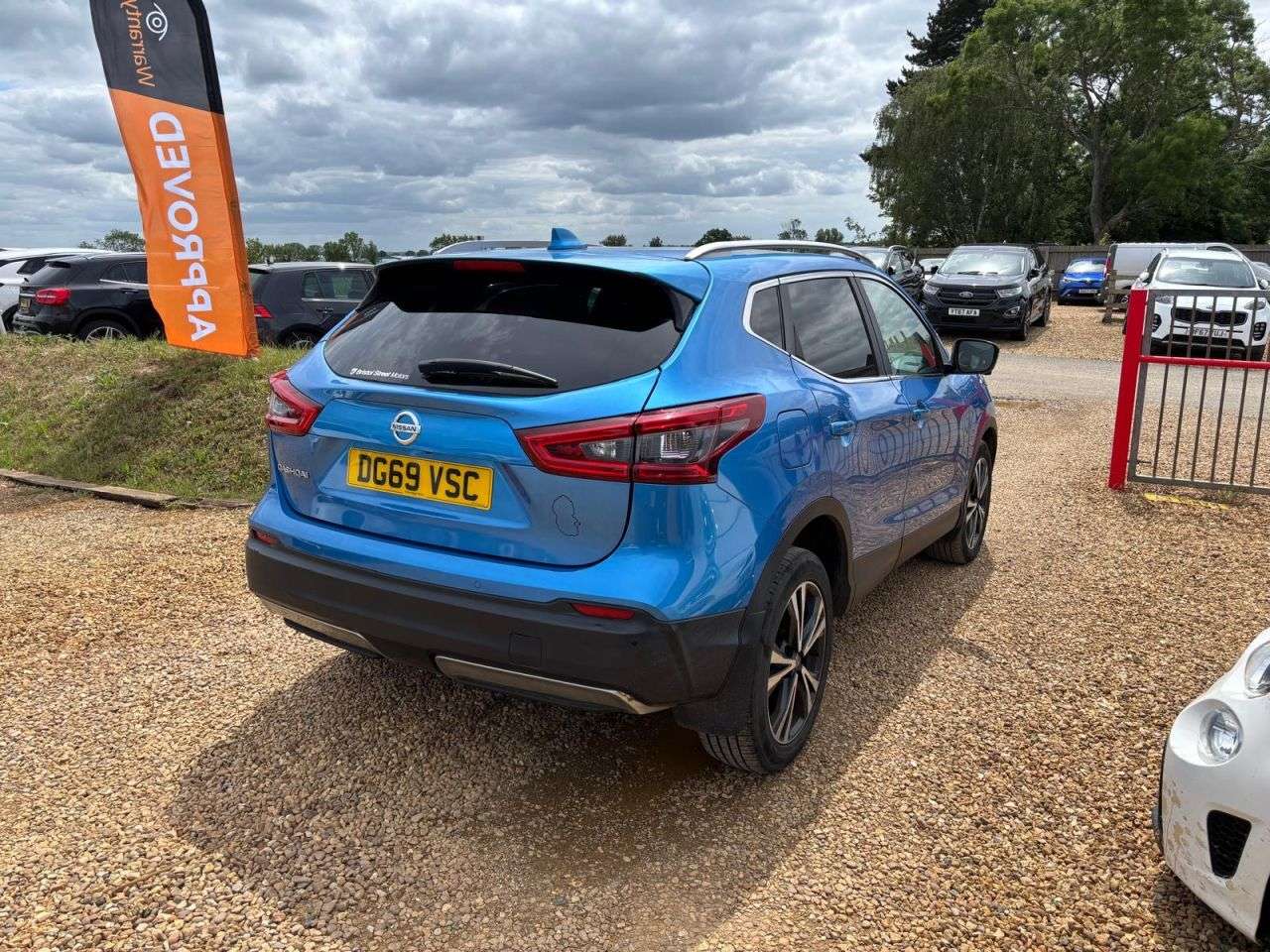 A 2019 NISSAN QASHQAI 1.3 DIG-T N-Connecta SUV 5dr Petrol Manual Euro 6 (s/s) (140 ps) A 2019 NISSAN QASHQAI 1.3 DIG-T N-Connecta SUV 5dr Petrol Manual Euro 6 (s/s) (140 ps)