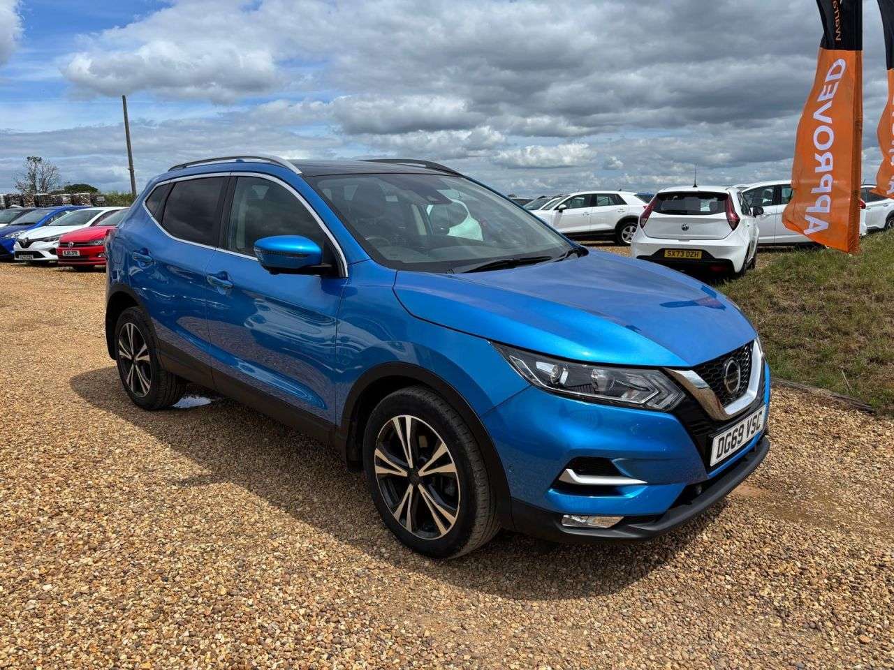 A 2019 NISSAN QASHQAI 1.3 DIG-T N-Connecta SUV 5dr Petrol Manual Euro 6 (s/s) (140 ps) A 2019 NISSAN QASHQAI 1.3 DIG-T N-Connecta SUV 5dr Petrol Manual Euro 6 (s/s) (140 ps)