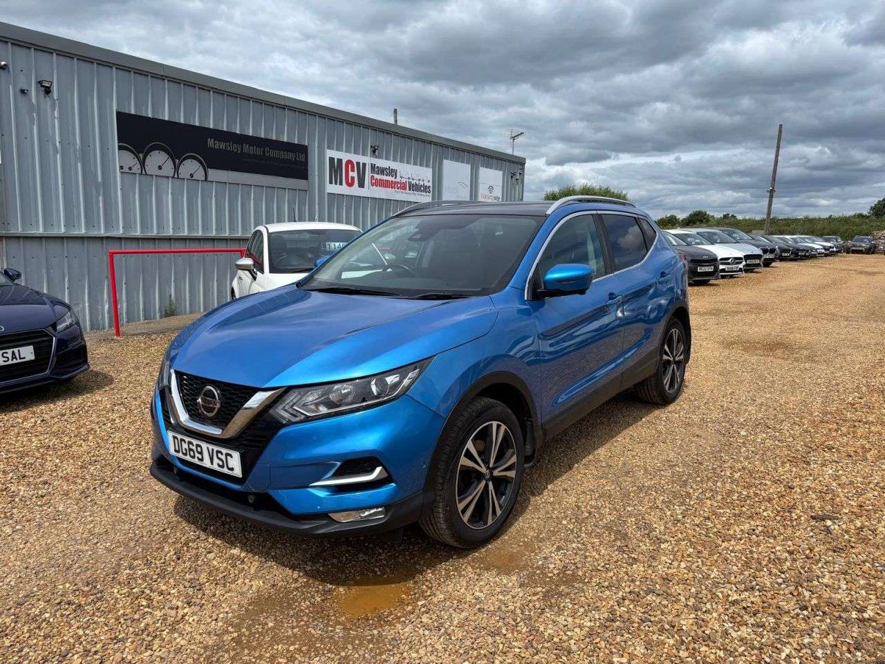 A 2019 NISSAN QASHQAI 1.3 DIG-T N-Connecta SUV 5dr Petrol Manual Euro 6 (s/s) (140 ps) A 2019 NISSAN QASHQAI 1.3 DIG-T N-Connecta SUV 5dr Petrol Manual Euro 6 (s/s) (140 ps)