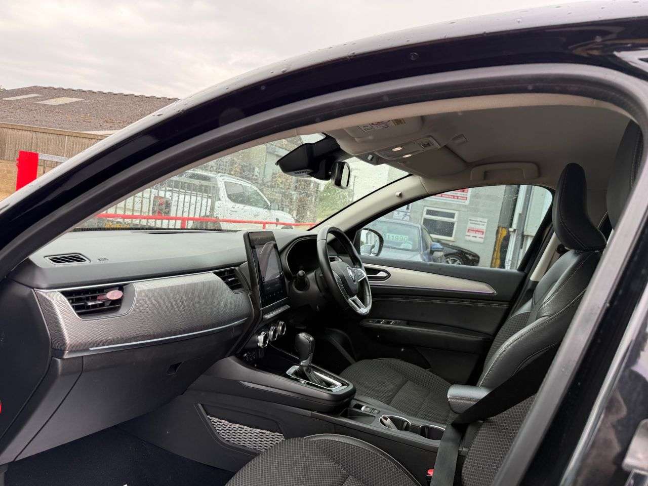 A 2022 RENAULT ARKANA 1.6 E-TECH S Edition SUV 5dr Petrol Hybrid Auto 2WD Euro 6 (s/s) (145 bhp) A 2022 RENAULT ARKANA 1.6 E-TECH S Edition SUV 5dr Petrol Hybrid Auto 2WD Euro 6 (s/s) (145 bhp)