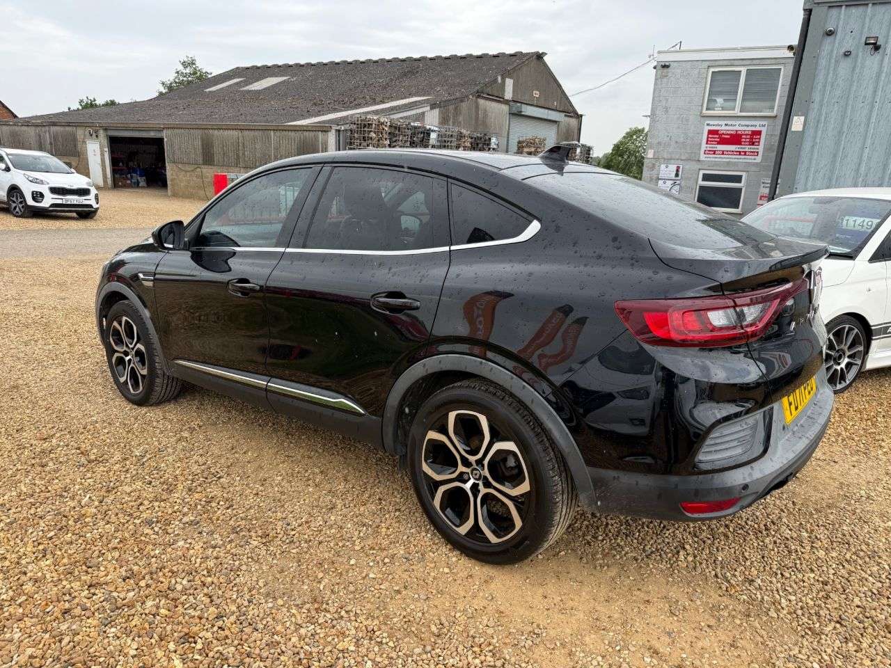 A 2022 RENAULT ARKANA 1.6 E-TECH S Edition SUV 5dr Petrol Hybrid Auto 2WD Euro 6 (s/s) (145 bhp) A 2022 RENAULT ARKANA 1.6 E-TECH S Edition SUV 5dr Petrol Hybrid Auto 2WD Euro 6 (s/s) (145 bhp)