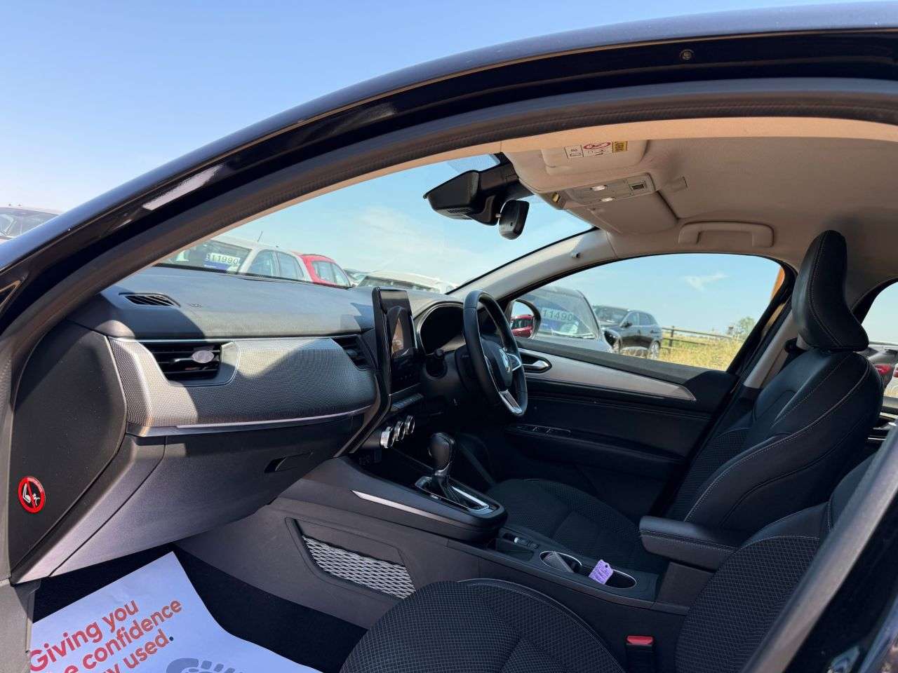 A 2022 RENAULT ARKANA 1.6 E-TECH S Edition SUV 5dr Petrol Hybrid Auto 2WD Euro 6 (s/s) (145 bhp) A 2022 RENAULT ARKANA 1.6 E-TECH S Edition SUV 5dr Petrol Hybrid Auto 2WD Euro 6 (s/s) (145 bhp)