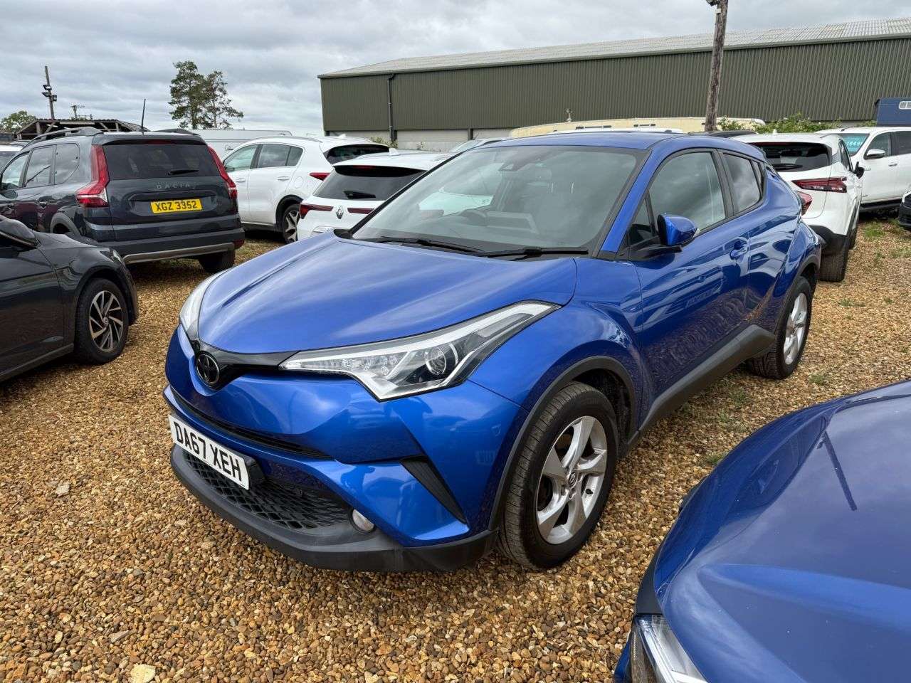 A 2017 TOYOTA CHR ICON A 2017 TOYOTA CHR ICON