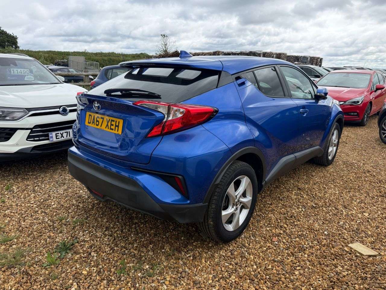 A 2017 TOYOTA CHR ICON A 2017 TOYOTA CHR ICON