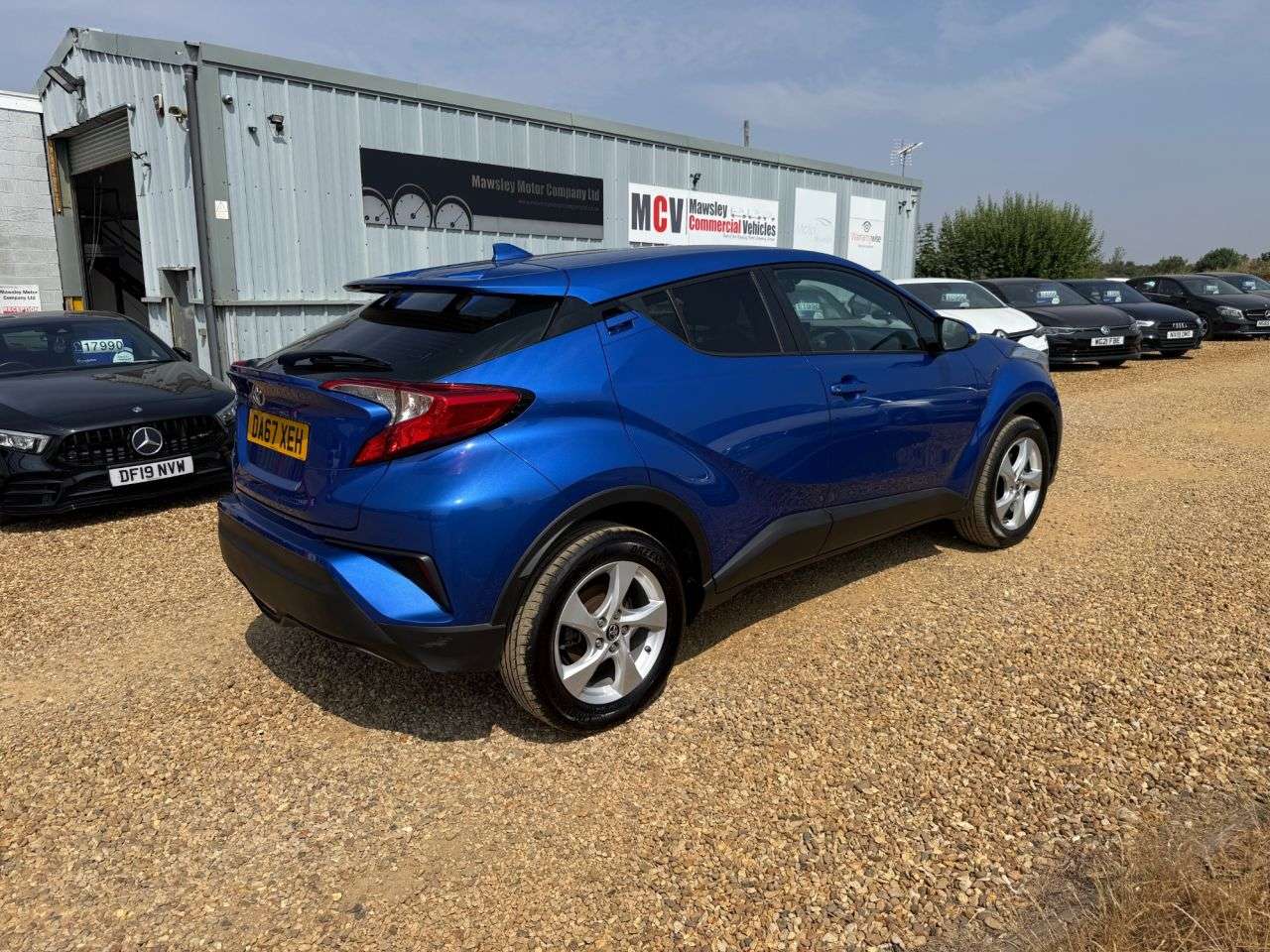 A 2017 TOYOTA CHR ICON A 2017 TOYOTA CHR ICON