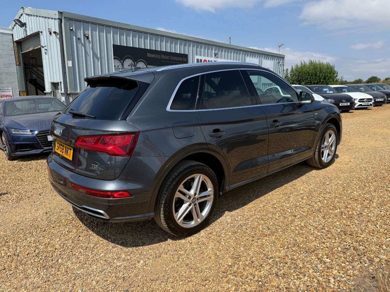 A 2018 AUDI Q5 2.0 TDI 40 S line SUV 5dr Diesel S Tronic quattro Euro 6 (s/s) (190 ps) A 2018 AUDI Q5 2.0 TDI 40 S line SUV 5dr Diesel S Tronic quattro Euro 6 (s/s) (190 ps)