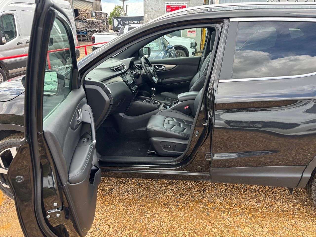 A 2018 NISSAN QASHQAI 1.3 DIG-T Tekna+ SUV 5dr Petrol Manual Euro 6 (s/s) (140 ps) A 2018 NISSAN QASHQAI 1.3 DIG-T Tekna+ SUV 5dr Petrol Manual Euro 6 (s/s) (140 ps)